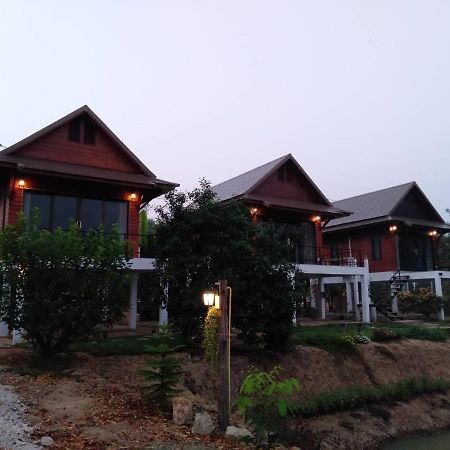 บ้านกลางเกาะ รีสอร์ท Uthai Thani Exteriör bild