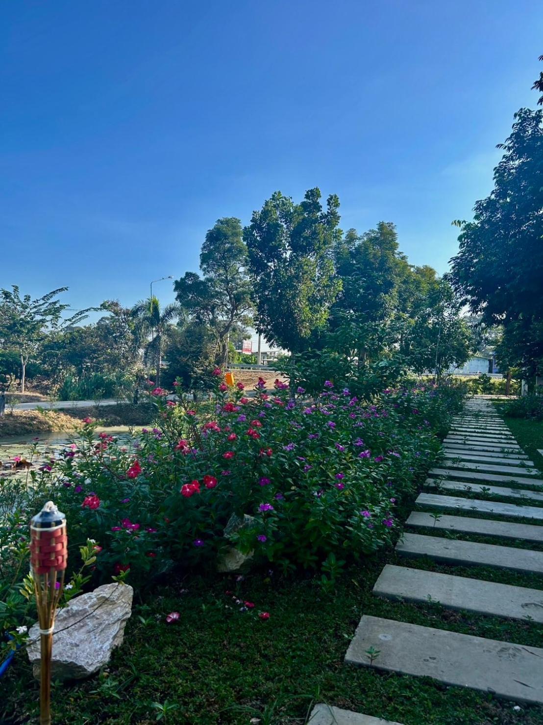 บ้านกลางเกาะ รีสอร์ท Uthai Thani Exteriör bild
